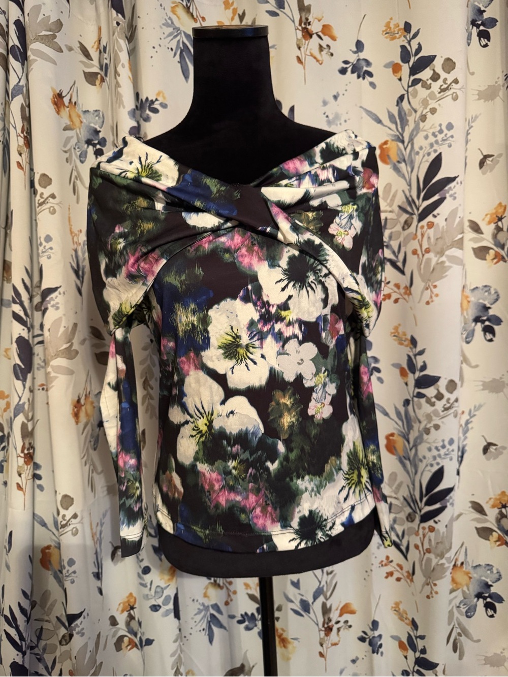 Floral Off-Shoulder Tie-Sleeve Top in Black and Multi Rachel Roy Size M B2